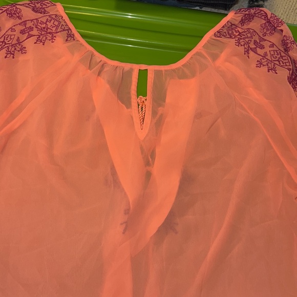 American Eagle see through hot pink long sleeve - Picture 4 of 4